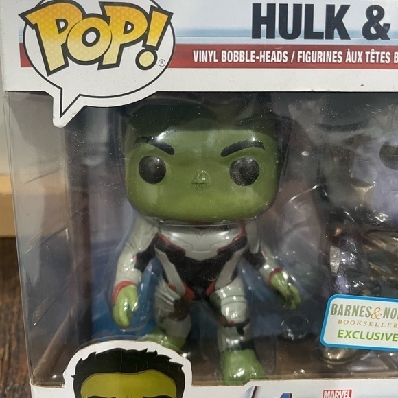 Funko Pop Avengers Hulk and Thanos - Picture 4 of 4